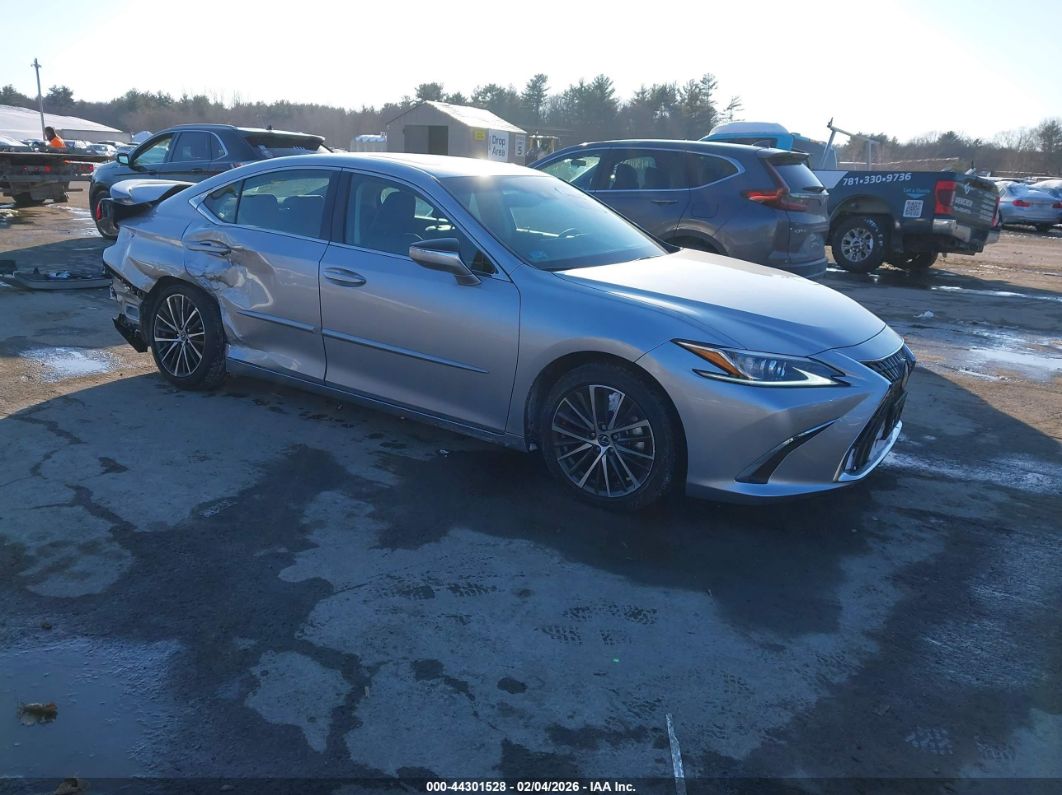 Lexus ES 2025