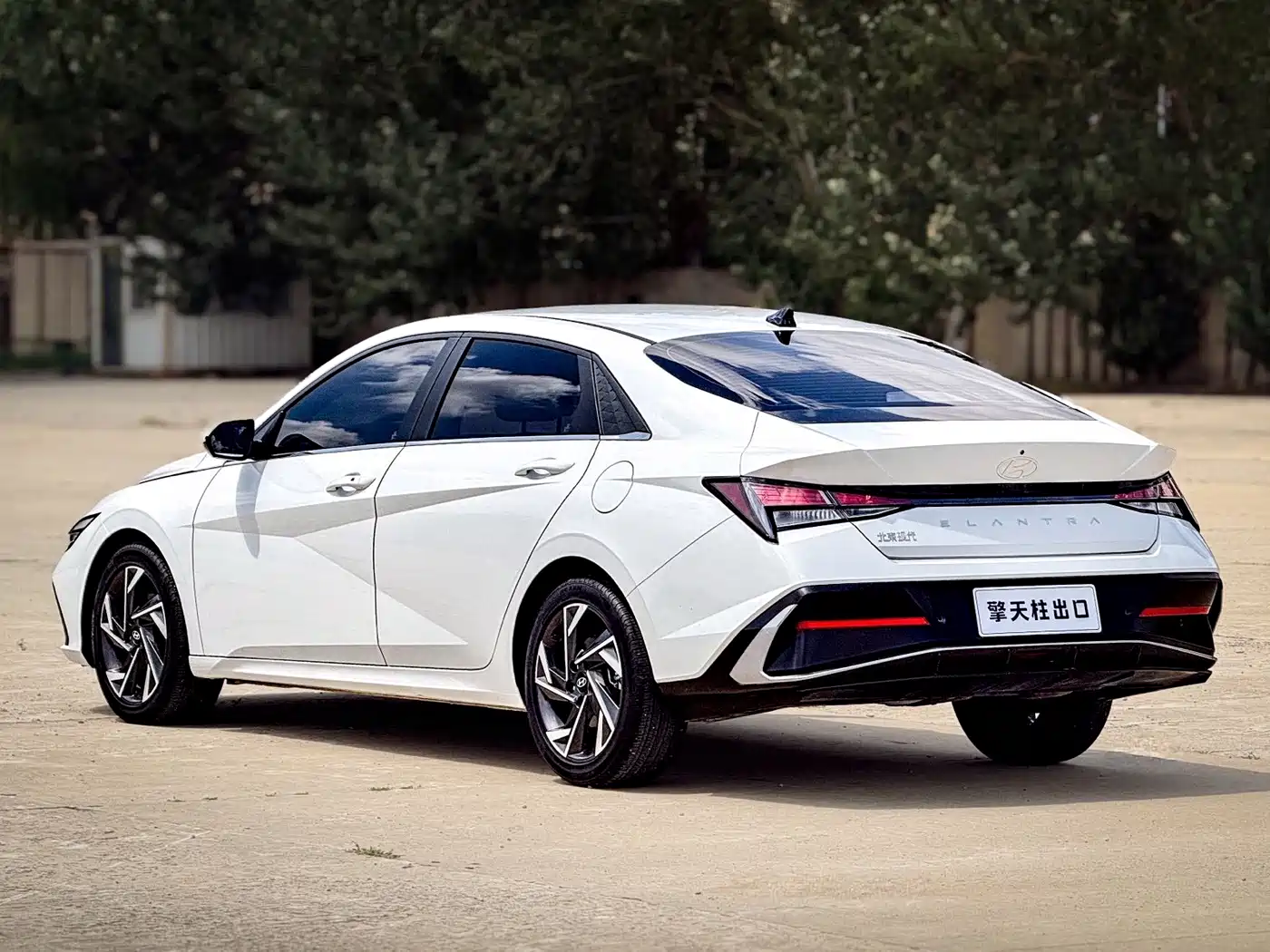 Hyundai Elantra 2023