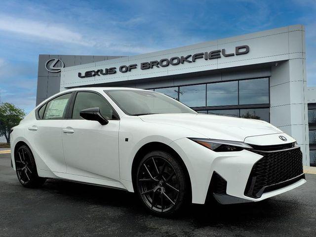 Lexus IS 2026