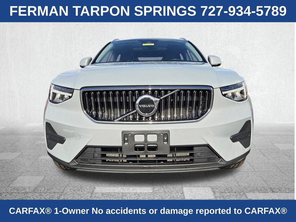 Volvo XC40 2025