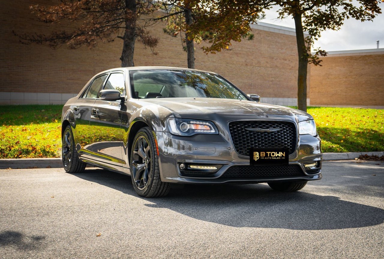 Chrysler 300 2022