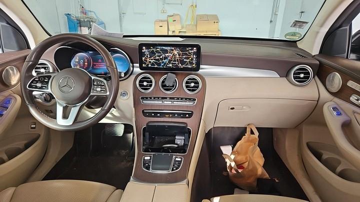 Mercedes-Benz GLC 300 2021