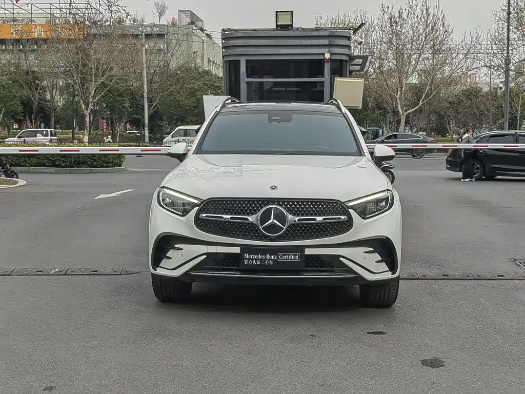 Mercedes-Benz GLC 2023