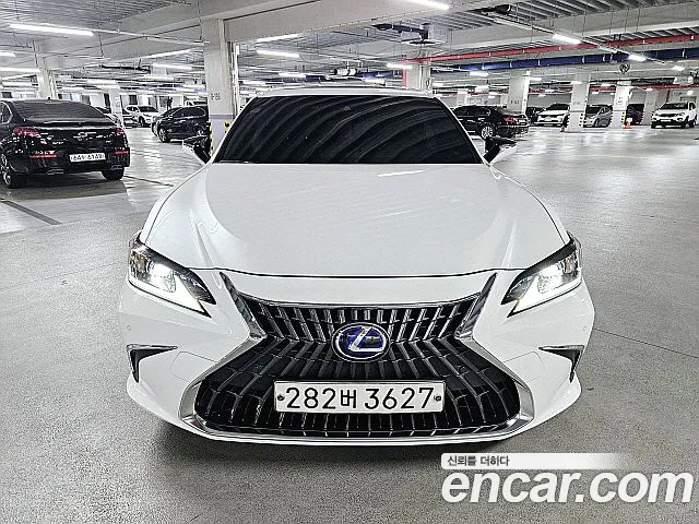 Lexus ES 2022