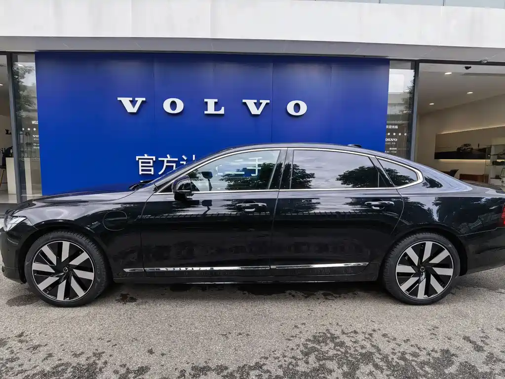 Volvo S90 2024