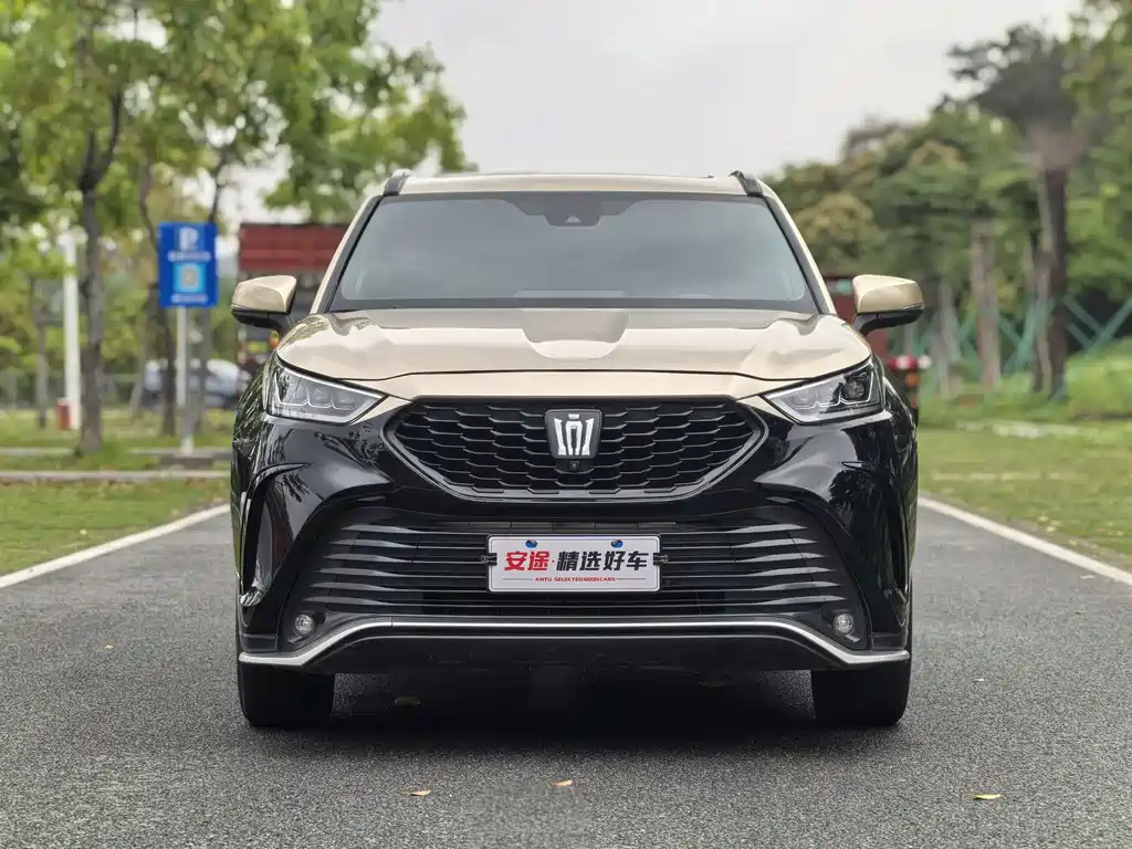 Toyota Crown Kluger 2023