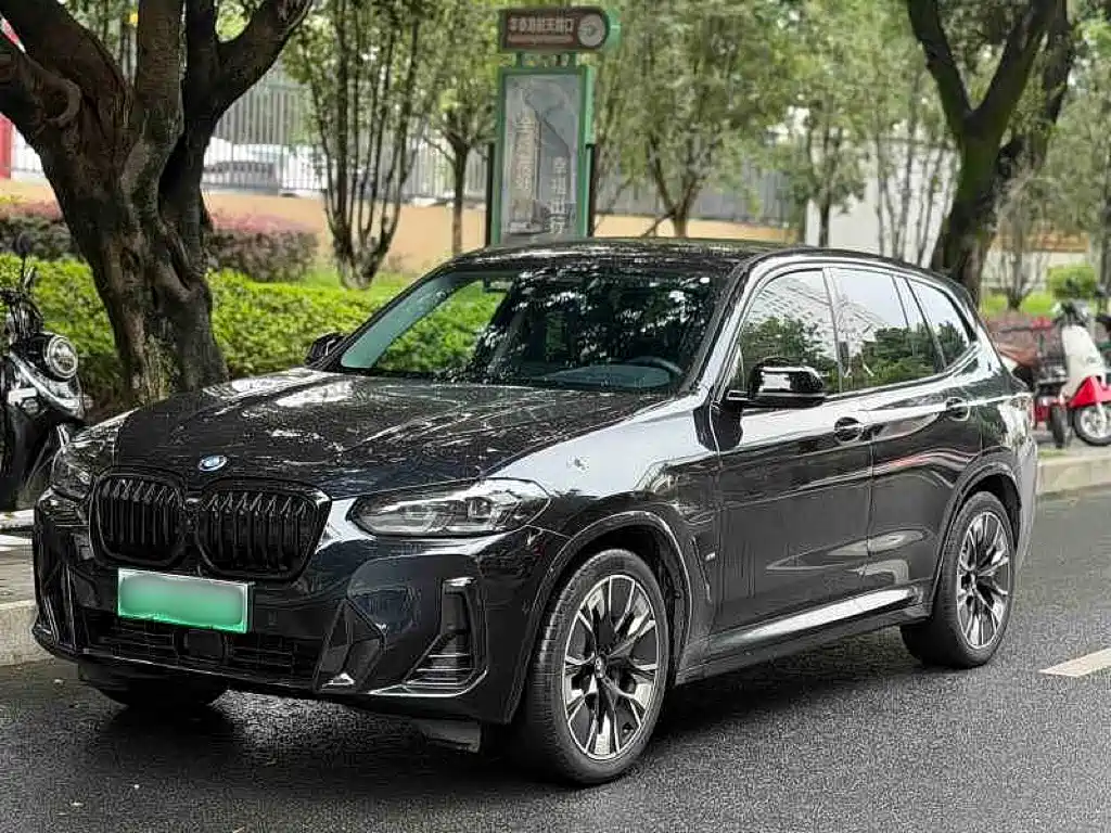 BMW iX3 2022
