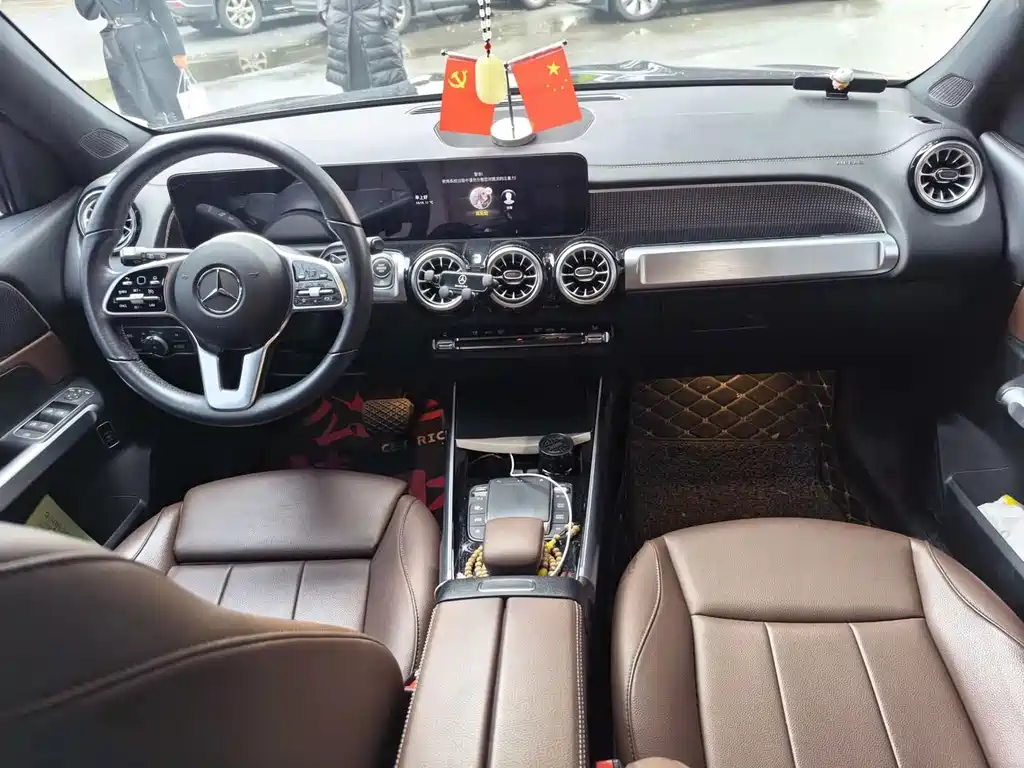 Mercedes-Benz GLB 2023