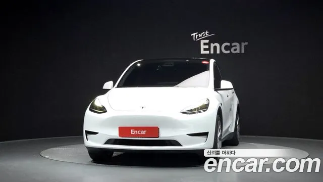 Tesla Model Y 2023