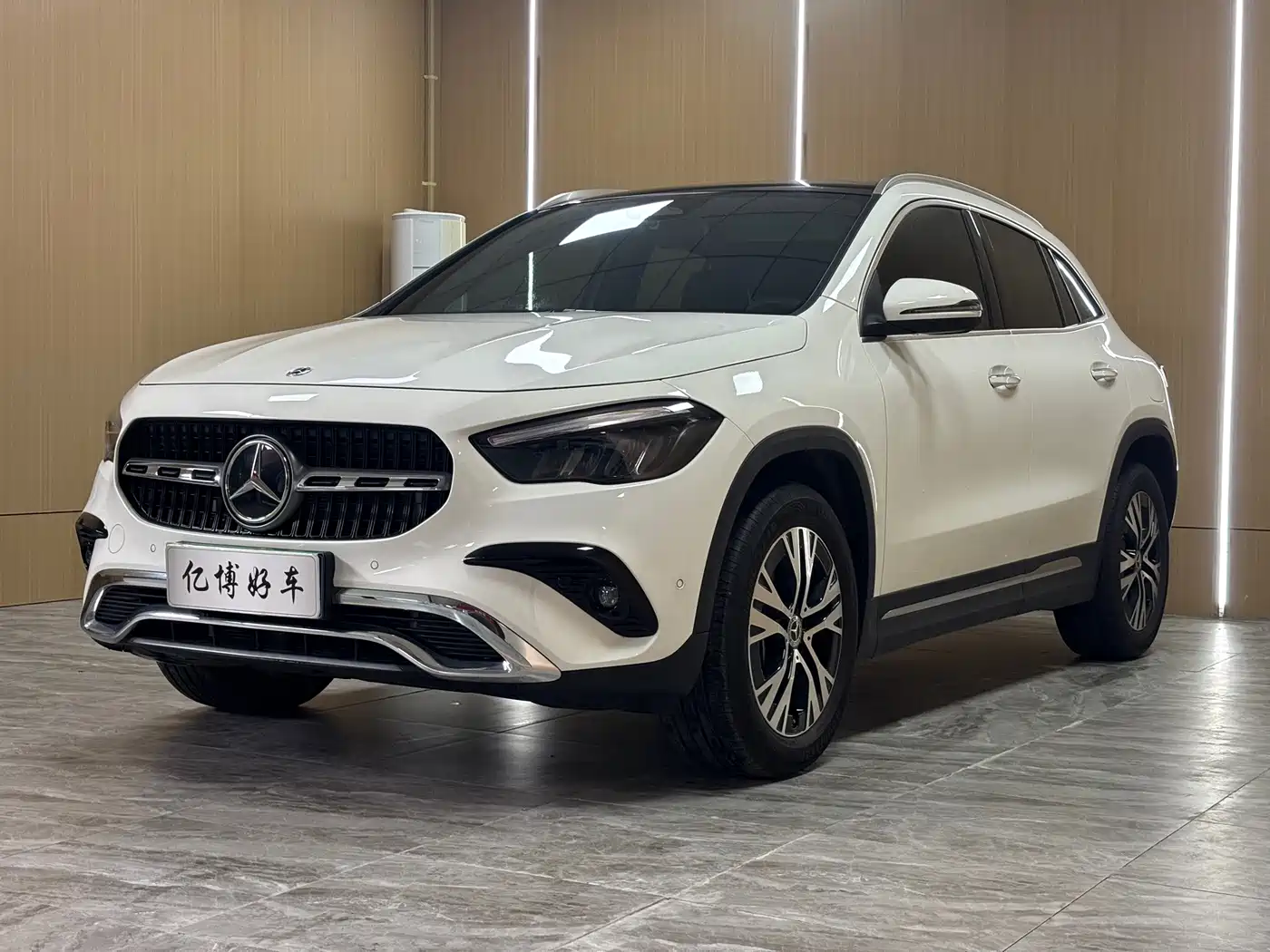 Mercedes-Benz GLA 2024