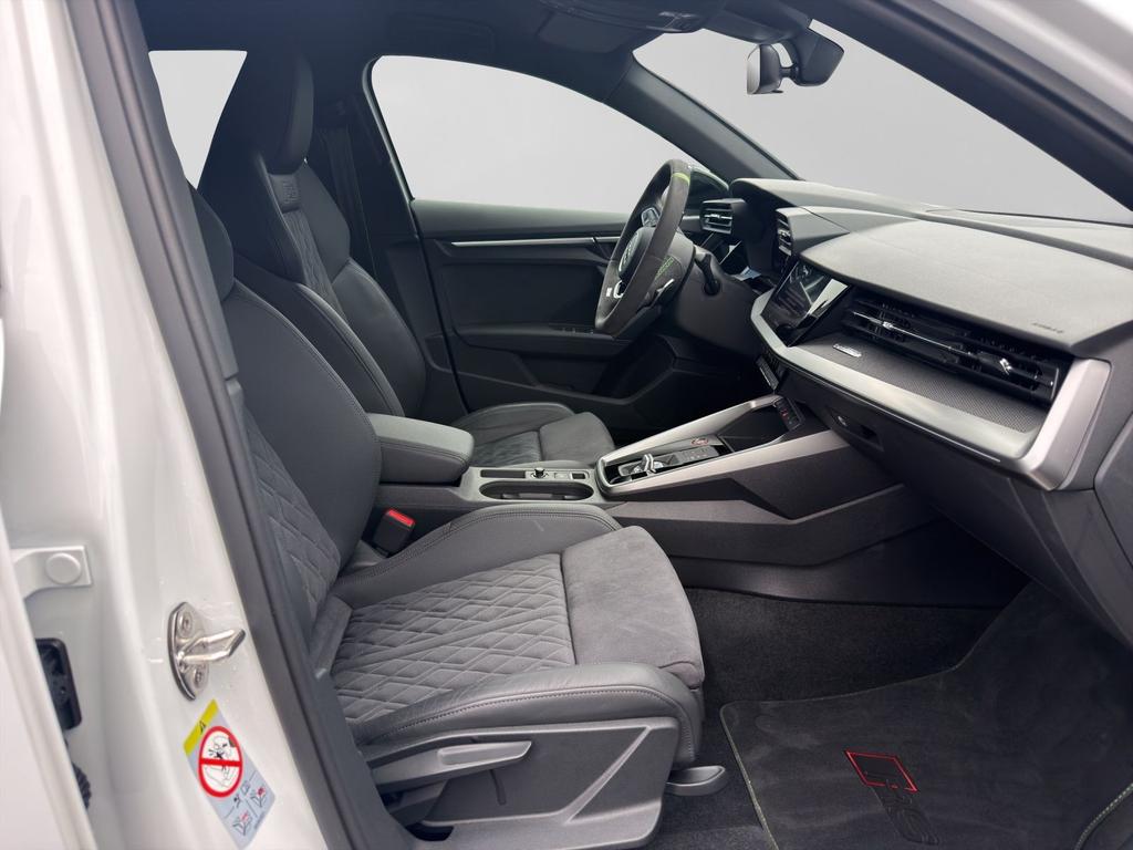 Audi RS3 2024