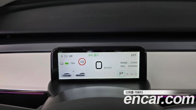 Tesla Model Y 2024