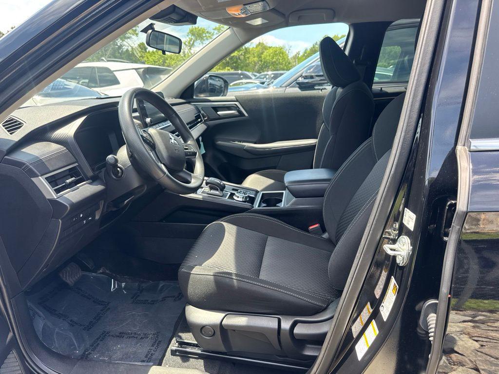 Mitsubishi Outlander 2025