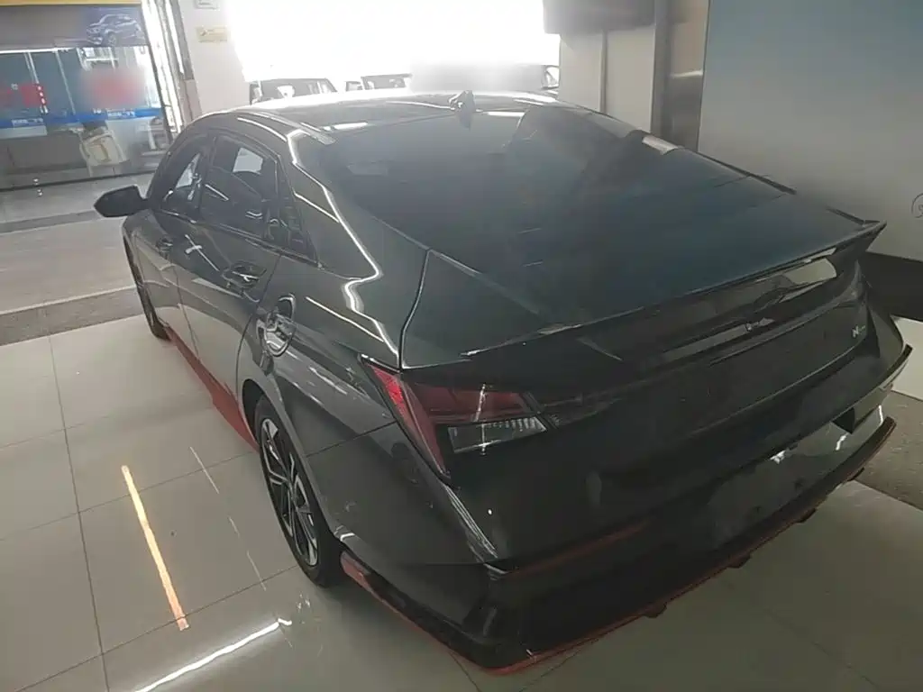 Hyundai Elantra 2024