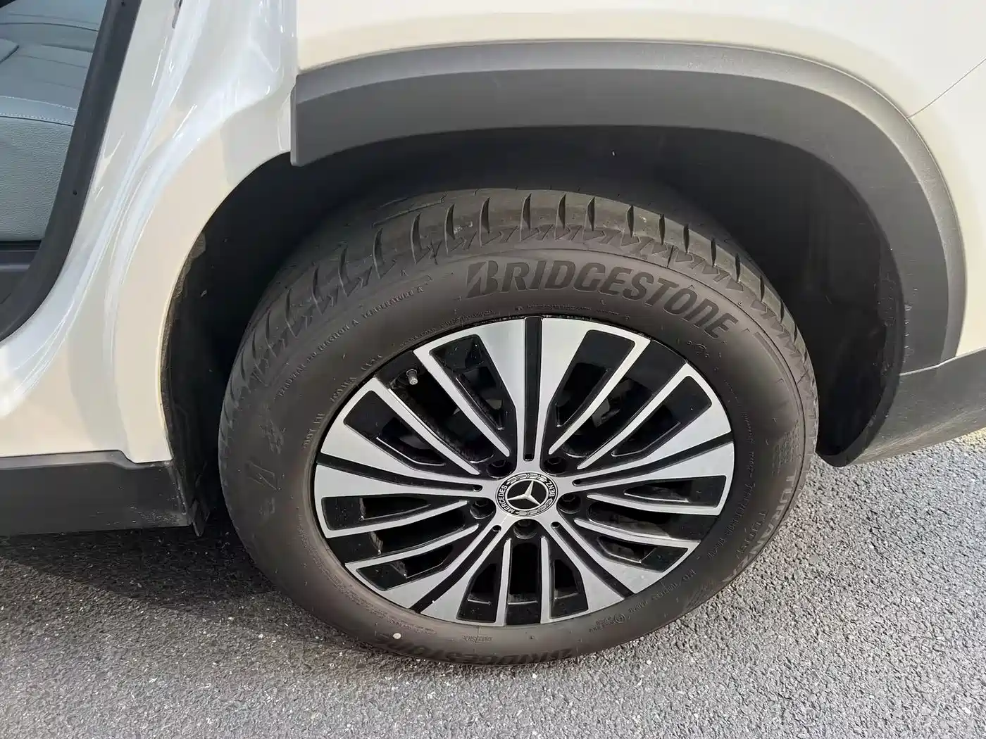 Mercedes-Benz EQB 2026