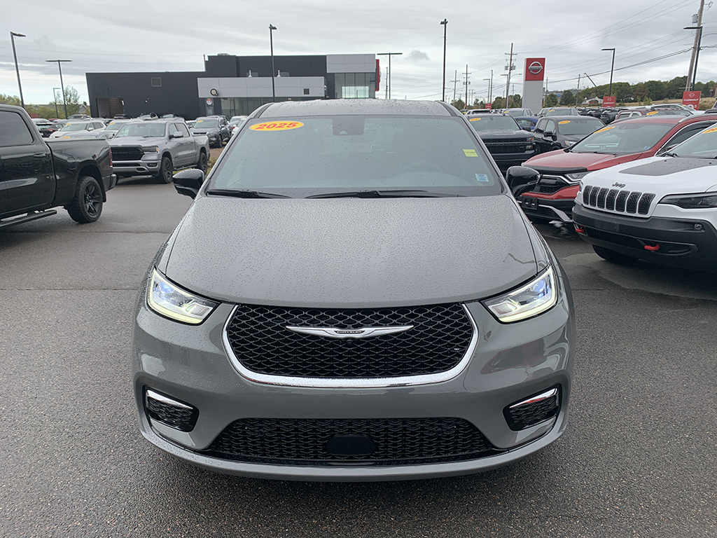 Chrysler Pacifica 2025