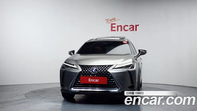 Lexus UX 2021