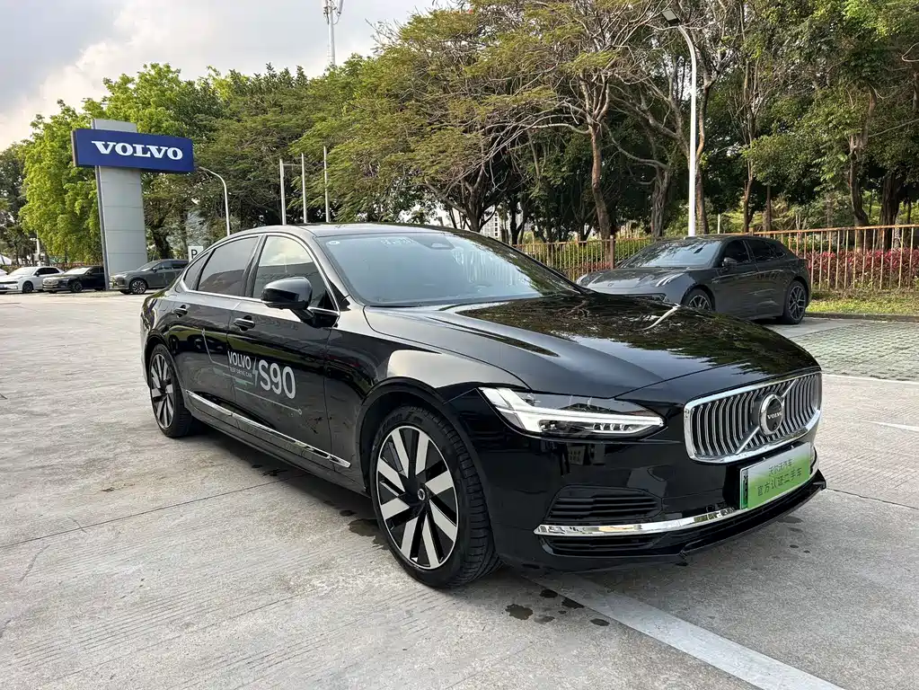 Volvo S90 2024