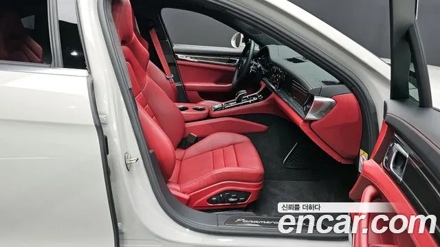 Porsche Panamera 2023