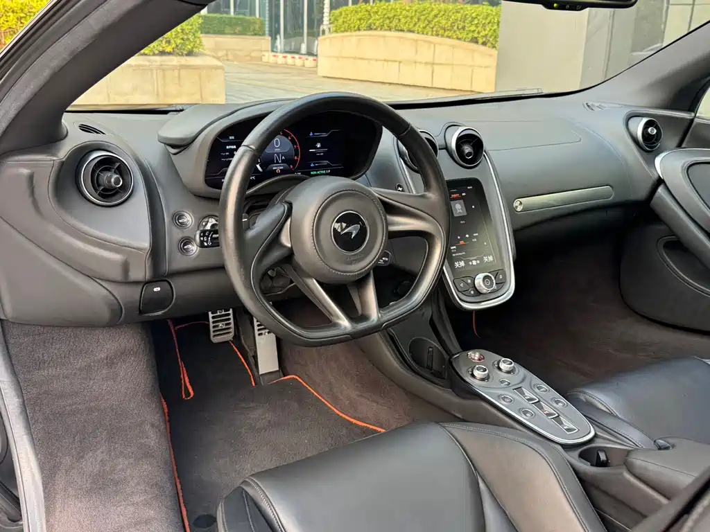McLaren GT 2021