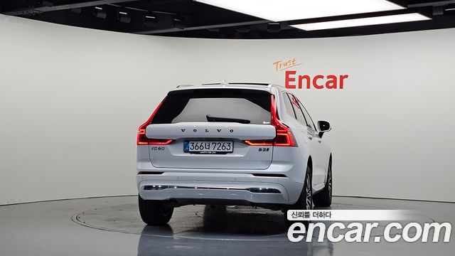 Volvo XC60 2025