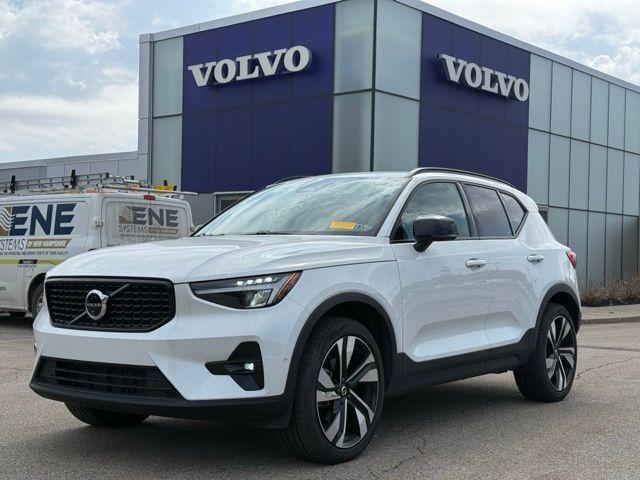 Volvo XC40 2025