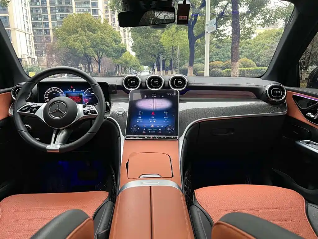 Mercedes-Benz GLC 2025