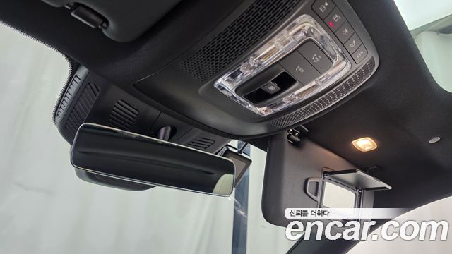 Mercedes-Benz GLB 2024