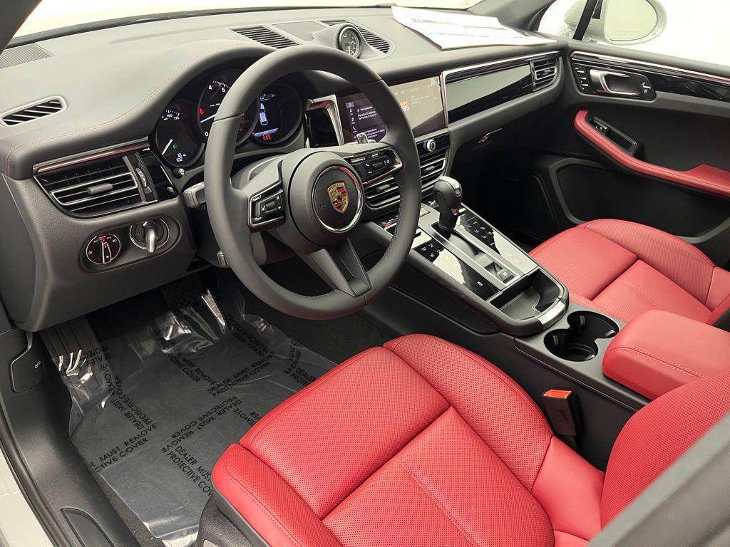 Porsche Macan 2025