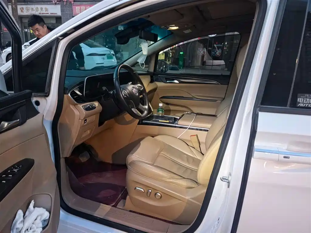 Buick GL8 2021