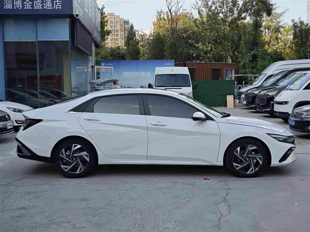 Hyundai Elantra 2026