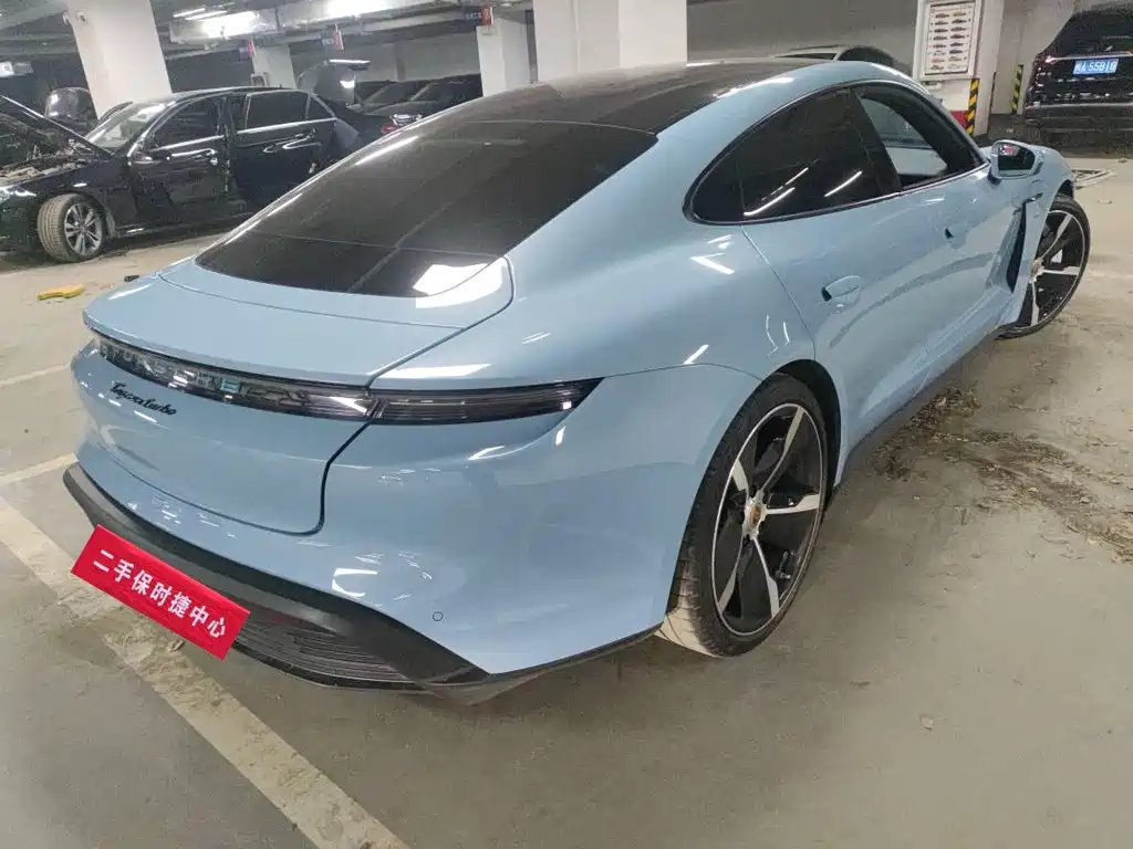 Porsche Taycan 2021