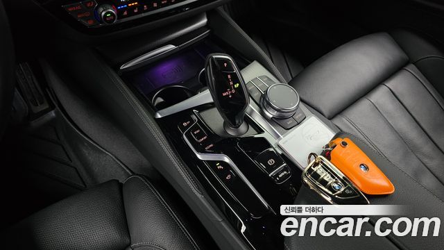 BMW 5 серии 2023