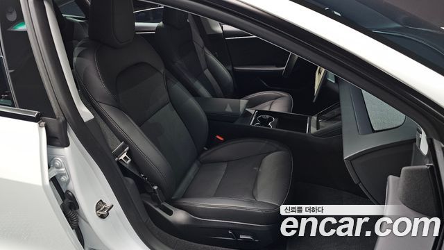 Tesla Model 3 2024