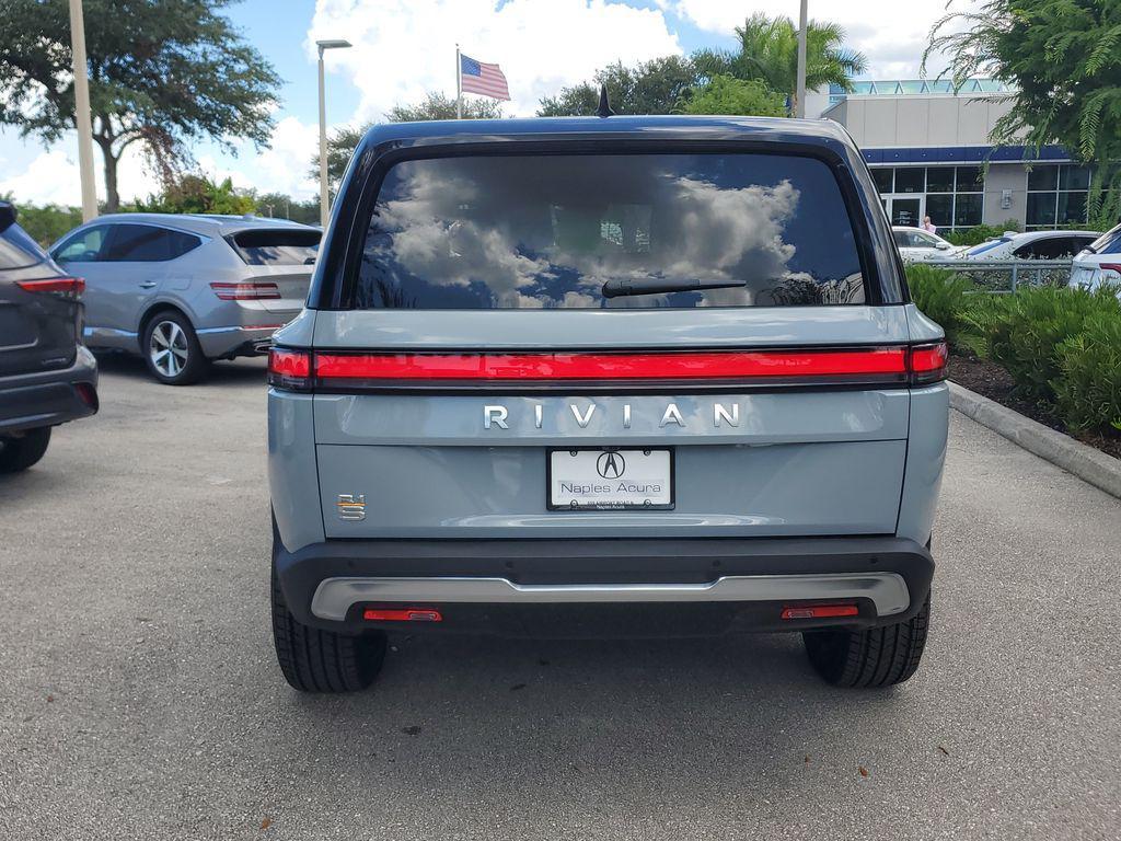 Rivian R1S 2023