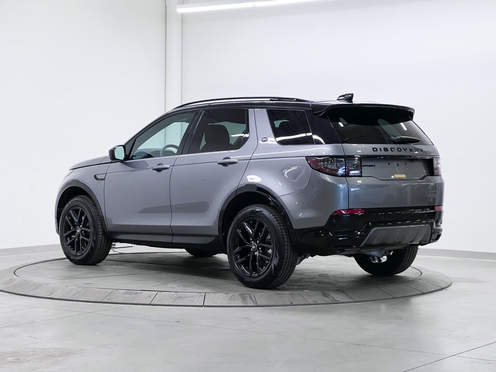 Land Rover Discovery Sport 2025