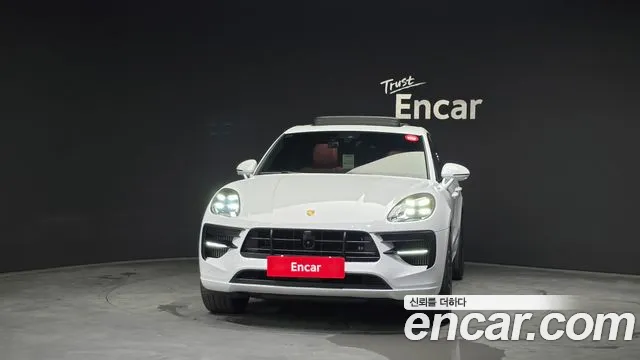 Porsche Macan 2021