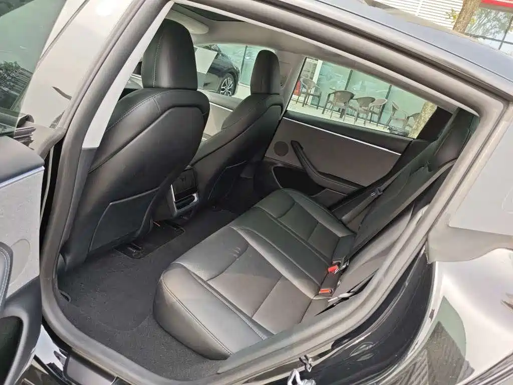 Tesla Model 3 2025