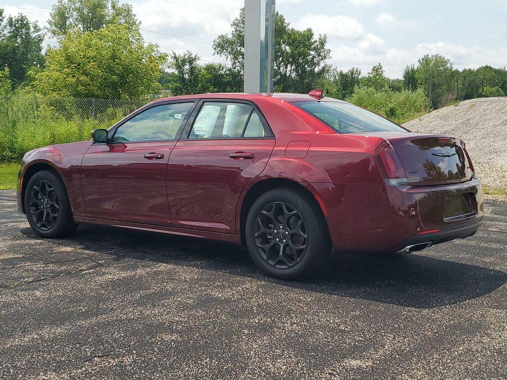 Chrysler 300 2023