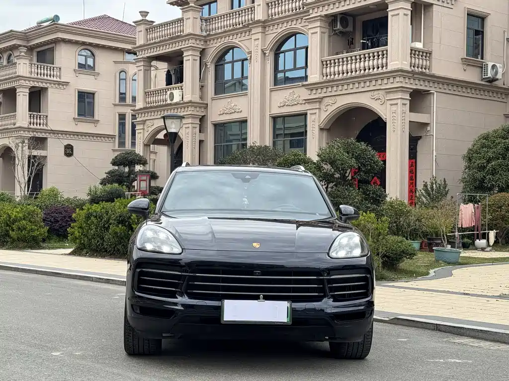 Porsche Cayenne 2021