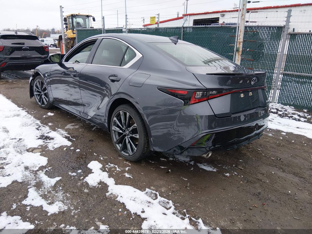 Lexus IS 2022