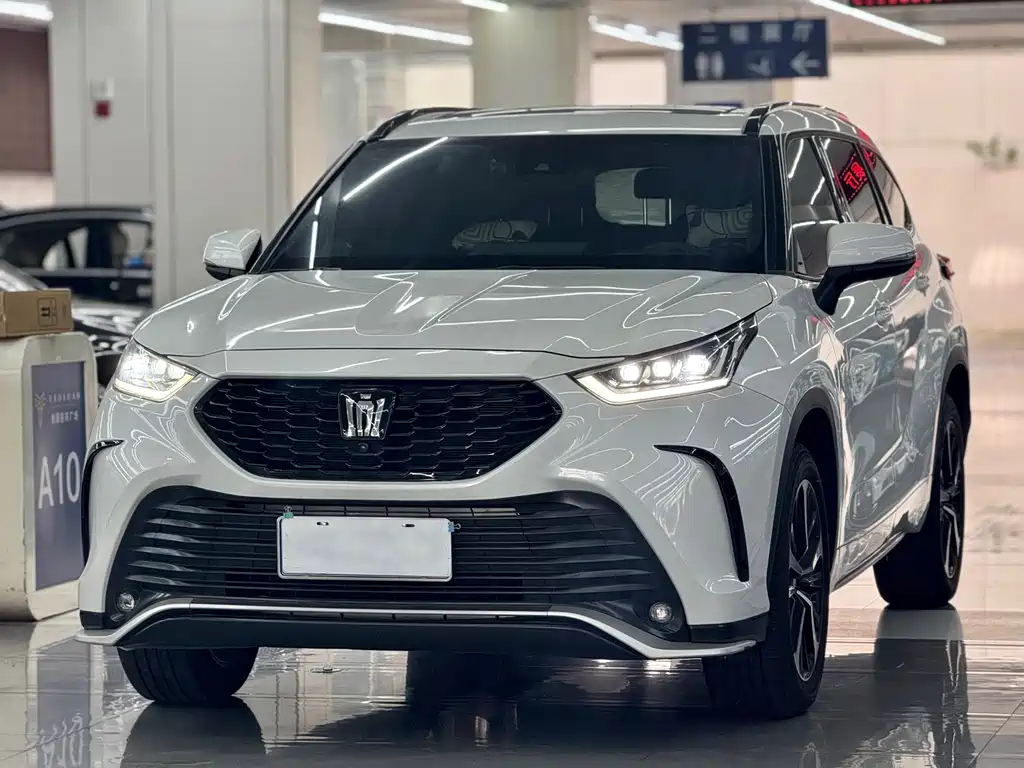 Toyota Crown Kluger 2023