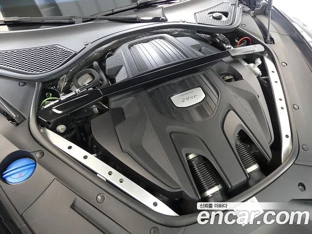 Porsche Panamera 2021