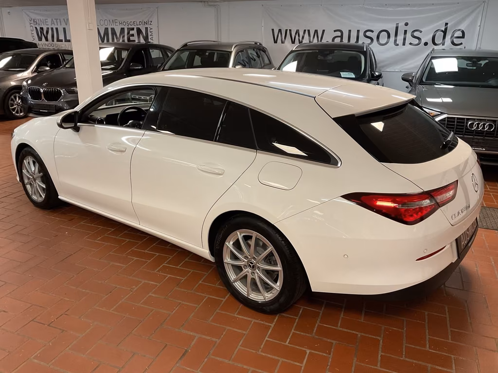 Mercedes-Benz CLA 180 SHOOTING BRAKE 2022