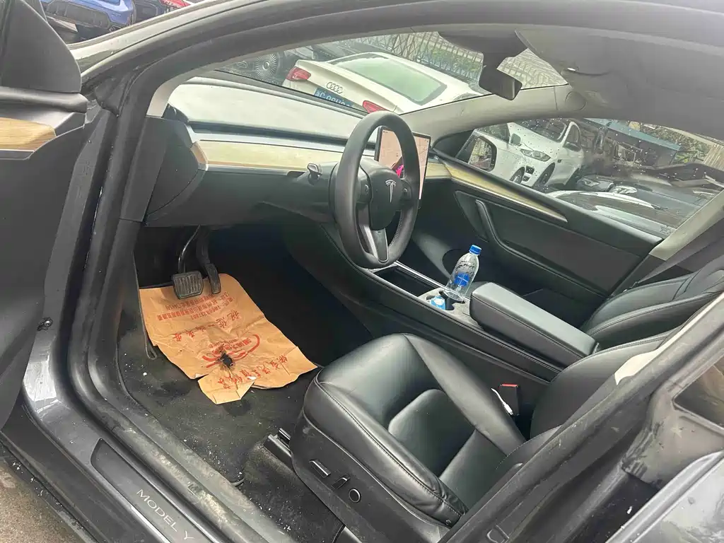 Tesla Model Y 2022