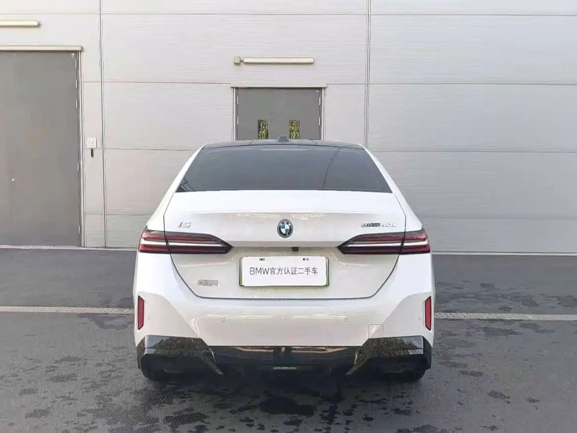 BMW i5 2026