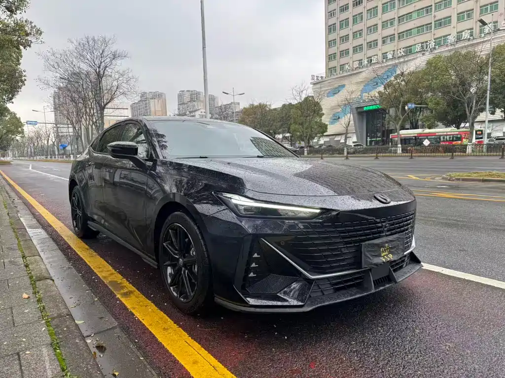 Changan UNI-V 2024