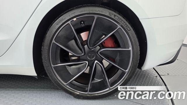 Tesla Model 3 2024