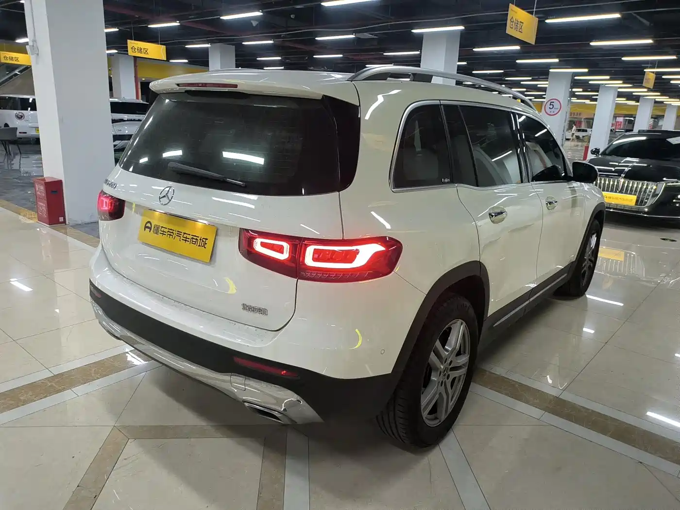 Mercedes-Benz GLB 2023