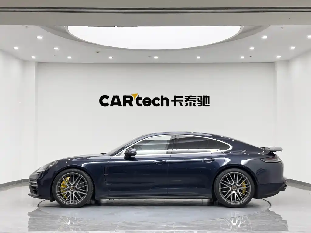 Porsche Panamera 2022